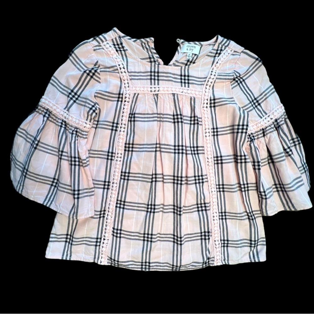 Crown & Ivy Girls Peach/black top. Size Medium.